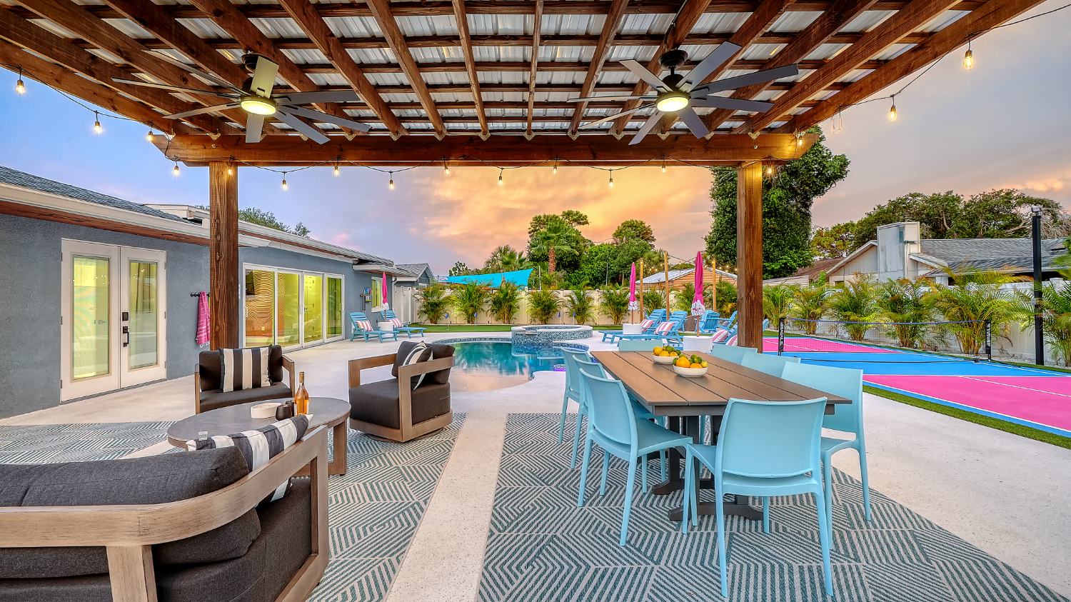 Pergola dining at dusk
